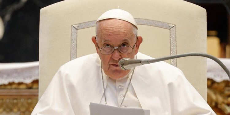 El papa pide orar por las víctimas del accidente ferroviario de la India