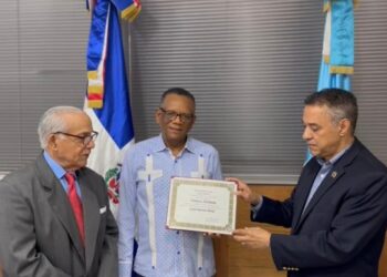 Senado New Jersey e Instituto Duartiano declaran "Reserva Moral" a Director de Migración