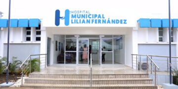Gobierno entrega remozamiento hospital municipal Lilian Fernández en Navarrete