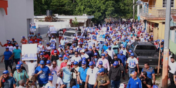 Fredy Fernández realiza multitudinario mano a mano por el municipio de Tenares