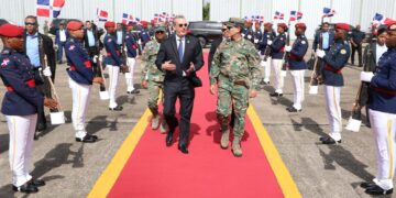 Presidente Abinader sale hacia Bahamas para participar en reunión de CARICOM