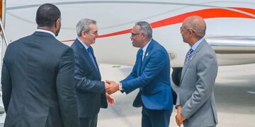 Presidente Abinader llega a Bahamas para participar en reunión de CARICOM