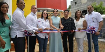 Primera dama, directora del INAIPI y visepresidenta de CORMIDOM inauguran un CAIPI Comunitario en Maimón