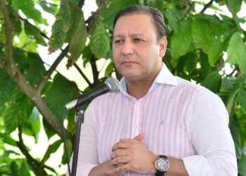 Abel se solidariza con familiares de accidentados en autopista Duarte