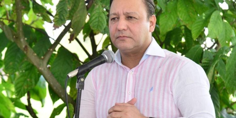 Abel se solidariza con familiares de accidentados en autopista Duarte