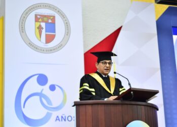 Daniel Rivera afirma que el país ha mejorado la calidad del servicio de salud y la especialización