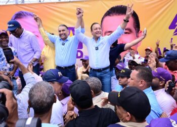 Luis Alberto: "Gobierno ha impuesto un muro al ciudadano para que no tenga acceso a servicios