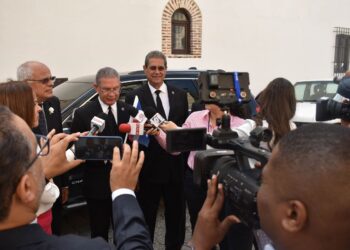 Duartianos: Negocios chinos violan ley establece 80% empleados deben ser dominicanos