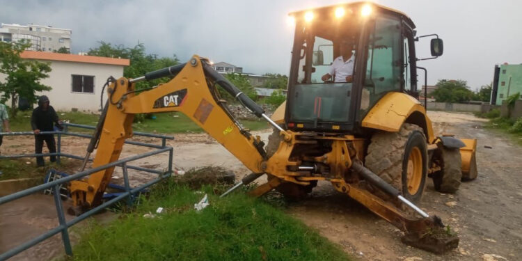 INDRHI despliega brigadas hacia sistemas de riego afectados por inundaciones en Suroeste