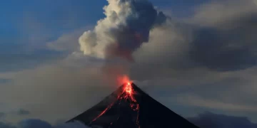 14.000 personas evacuadas en Filipinas por erupción del volcán Mayón
