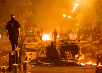 Más de 660 detenidos y casi 250 policías heridos en Francia durante la tercera jornada de protestas