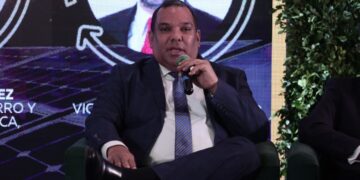 Director CNE resalta integración de energía renovable y almacenamiento: clave para el sector energético