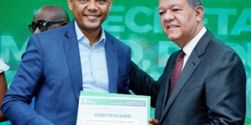 Alexander Valenzuela es juramentado vicesecretario de MIPYME de la FP