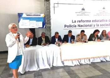 Comisión Técnica para Reestructuración del Sistema Educativo PN rinde informe de avances en Santiago