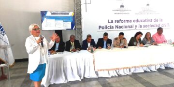 Comisión Técnica para Reestructuración del Sistema Educativo PN rinde informe de avances en Santiago