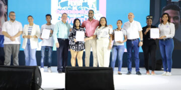 Promipyme entrega 615,000 pesos a emprendedores de SDN