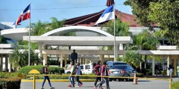 FAPROUASD exige dar solución a cierre de secciones de Verano