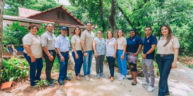 Realizan lanzamiento para restaurar y conservar los ecosistemas marino-costeros en Samaná