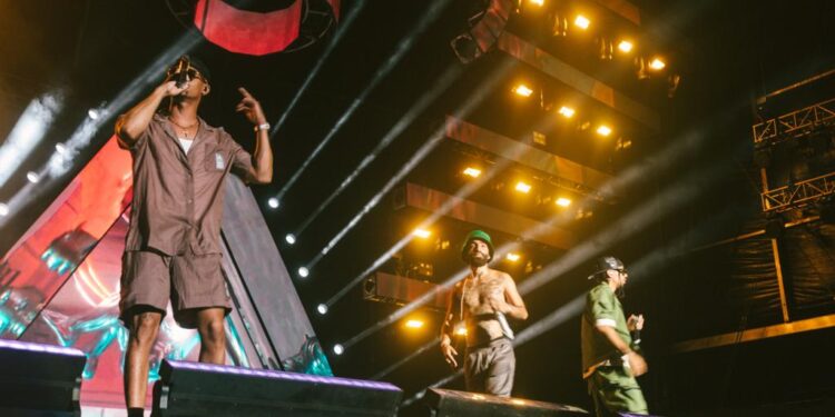 Gigolo y La Exce ponen a vibrar el Estadio Quisqueya a ritmo de Rasta Barbie junto a Arcángel