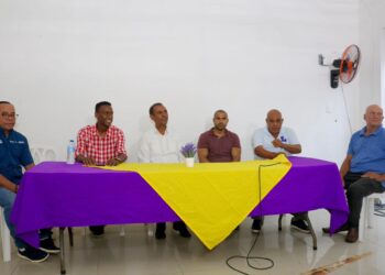 Domingo Contreras se reúne con comerciantes de Villa Consuelo y plantea coalición ciudadana con el sector