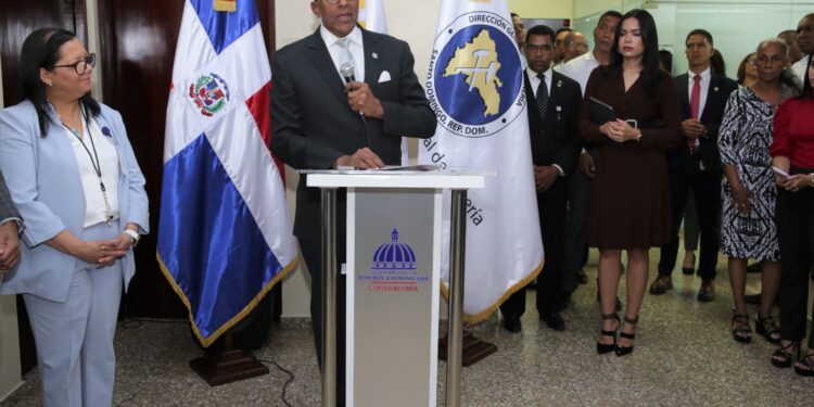 Contralor dice endurecerá controles y educará a funcionarios en manejo de recursos públicos