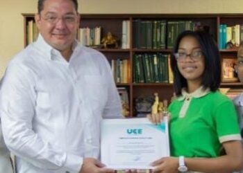 Conceden beca a estudiante amarró torniquete a joven con mano cercenada en escuela SPM