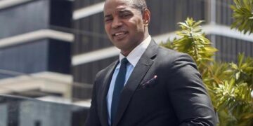 Fernando Ramirez asume equipo de fútbol “Los Halcones” y presenta campamento de verano