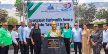 Paliza inaugura el bulevar Manolo Tavárez Justo en Salcedo