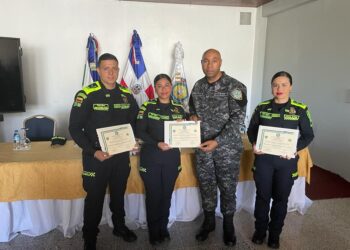 Entregan diplomas de “Localización y búsqueda de prófugos de la justicia” a PN
