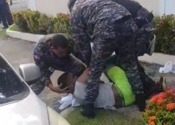 Civil herido en confuso incidente con tres agentes PN