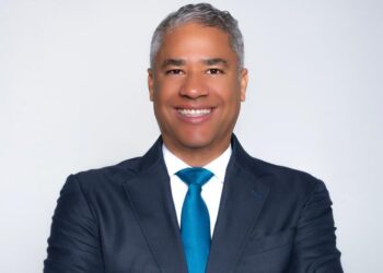 Andrés Cueto propone interconectar barrios de Santiago para dinamizar tránsito