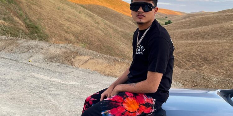 Axel Rulay se posiciona en los Billboards con su nuevo sencillo "Una Nube"