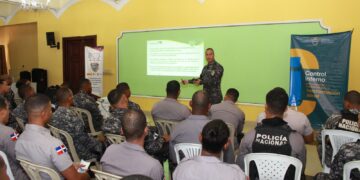 Policías en San Juan son orientados sobre la “Guía Metodológica de Administración y Valoración de Riesgo y la Estrategia de Patrullaje por Cuadrantes”
