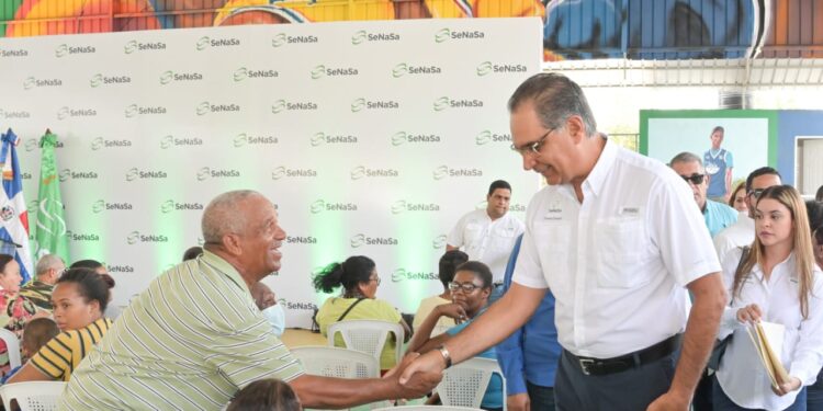 Inauguran nuevo centro de servicios y realizan jornada de salud en Nagua