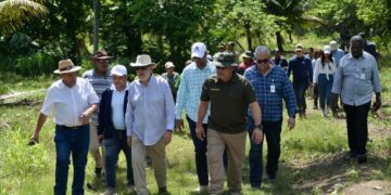 Ministro de Medio Ambiente recorre áreas de Loma Los Siete Picos y Loma Novillero deforestadas por desaprensivos