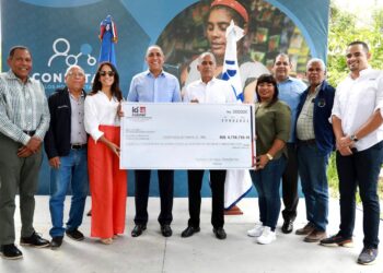 Indotel entrega recursos para inicio de proyecto llevará internet a zonas rurales de la provincia Independencia