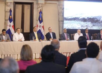 Abinader proyecta en 4 años RD logre meta no exista vertedero a cielo abierto