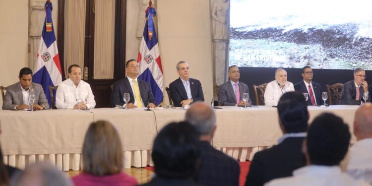 Abinader proyecta en 4 años RD logre meta no exista vertedero a cielo abierto