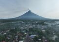 Continúa la amenaza de una erupción explosiva del volcán Mayón en Filipinas