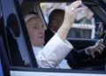 El Papa Francisco sale del hospital de Roma 9 días después de la operación