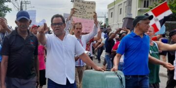 “No aguantamos más esta situación" En Los Girasoles marchan por falta de agua, apagones, asfaltado y otras demandas