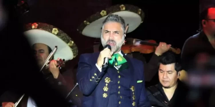 Alejandro Fernández pide a fanáticos salir de su concierto en España, ¿por qué?