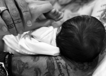 Nadia Ferreira y Marc Anthony muestran a su hijo