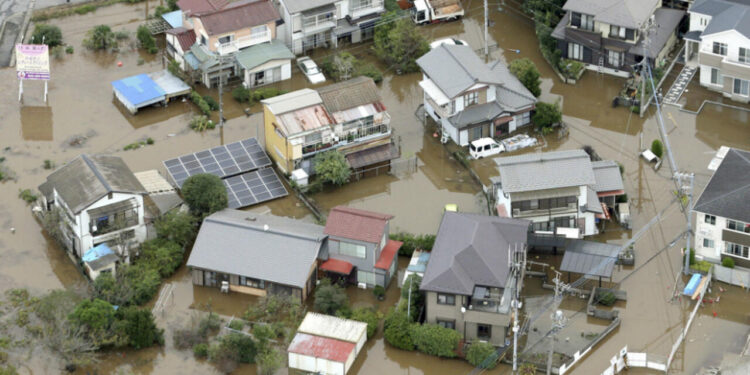 Fuertes lluvias dejan inundaciones y un desaparecido en el centro de Japón