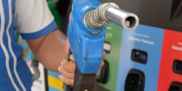Principales combustibles mantienen sus precios