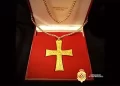 Roban la cruz pectoral de Benedicto XVI en Baviera, Alemania