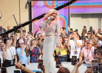 Karol G se presentó en “Today Show” y rompió récord de seguidores