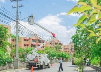 Edesur coloca lámparas Led y rehabilita redes en sector Ciudad Real II