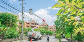 Edesur coloca lámparas Led y rehabilita redes en sector Ciudad Real II