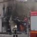 Farmacia incendiada se derrumba durante los disturbios en Francia